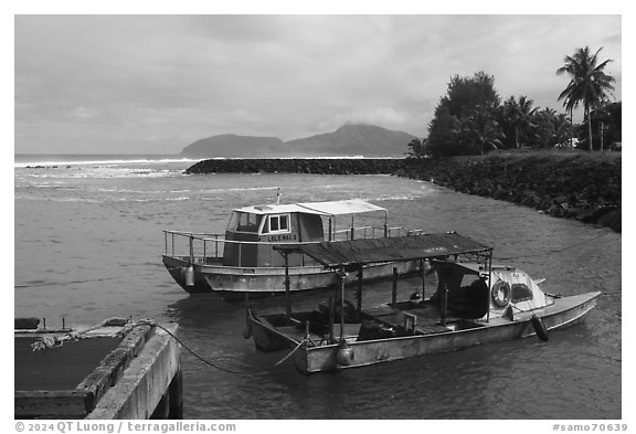 Alia boats, Siufaga harbor, Tau Island. American Samoa (black and white)