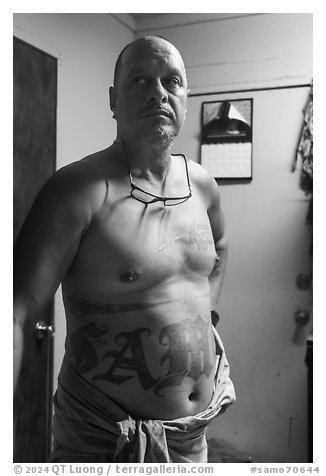 Manaia with Samoan tatoos, Tau Island. American Samoa (black and white)