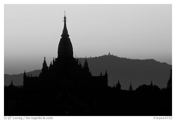 Ananda pahto , sunset. Bagan, Myanmar (black and white)