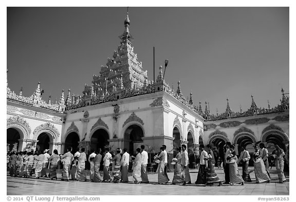 Shinbyu ceremony procession, Mahamuni Pagoda. Mandalay, Myanmar (black and white)