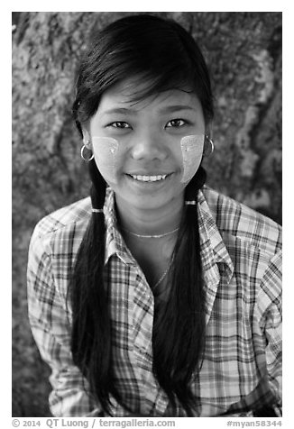 Young woman with sweet smile, Ava. Myanmar (black and white)