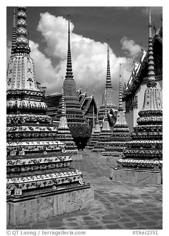 Layered and streamlined chedis in Ratanakosin style, Wat Pho. Bangkok, Thailand (black and white)