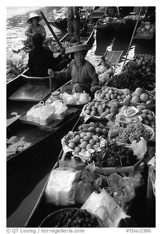 Fruit for sale, floating market. Damnoen Saduak, Thailand (black and white)