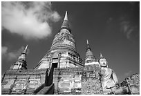 Wat Chai Mongkon. Ayutthaya, Thailand ( black and white)