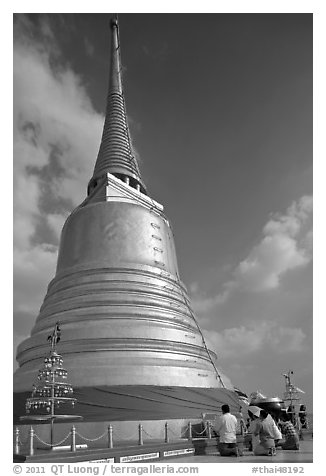 Chedi on top of Phu Kaho Thong. Bangkok, Thailand (black and white)