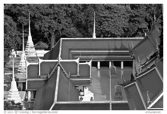Temple at the base of Golden Mount. Bangkok, Thailand (black and white)