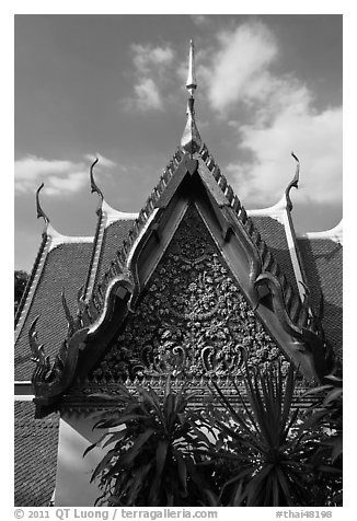 Gilded temple roof, Phu Kaho Thong. Bangkok, Thailand