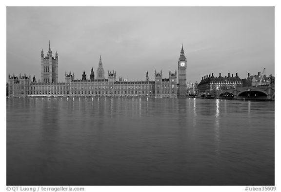 Houses of Parliament and Thames at dawn. London, England, United Kingdom (black and white)