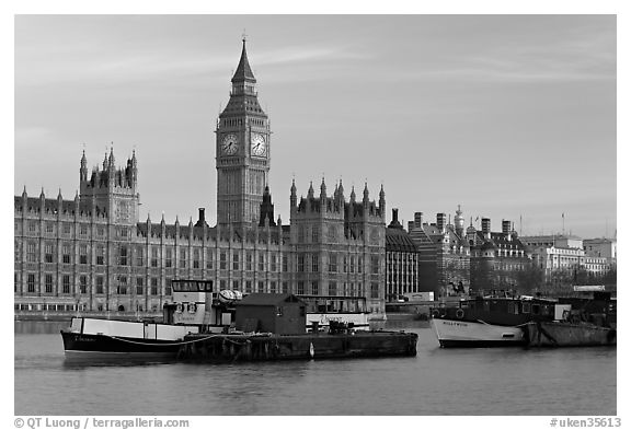 Boats and Houses of Parliament, early morning. London, England, United Kingdom (black and white)