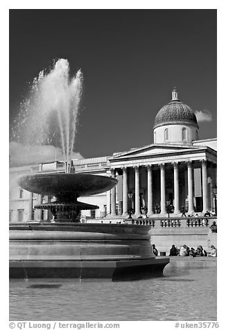Fountain and National Gallery, Trafalgar Square. London, England, United Kingdom (black and white)