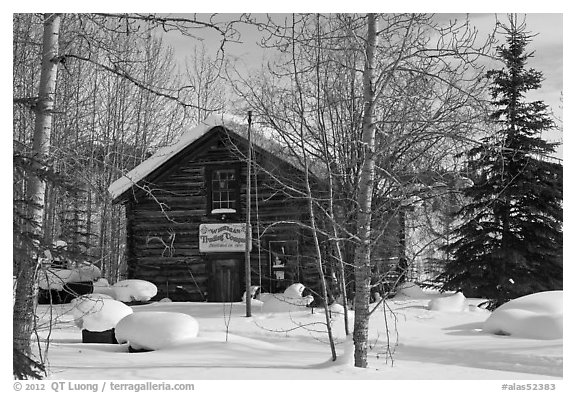 Storebuilding in winter. Wiseman, Alaska, USA (black and white)