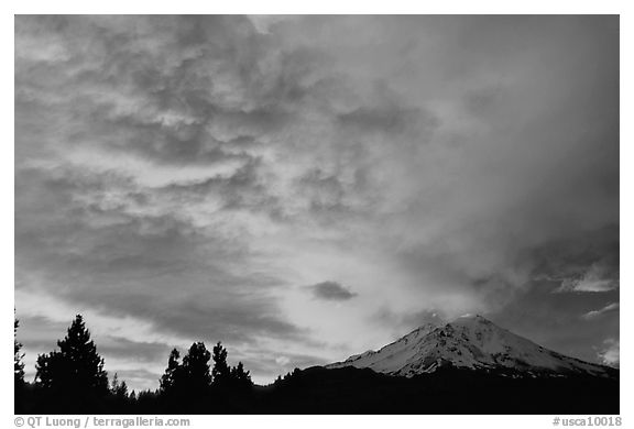 Clouds over Mt Shasta at sunset. California, USA