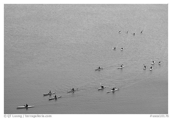 Sea Kayakers, Pilar Point Harbor. Half Moon Bay, California, USA (black and white)
