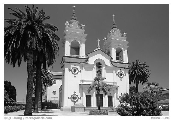 Portuguese Cathedral, mid-day. San Jose, California, USA (black and white)