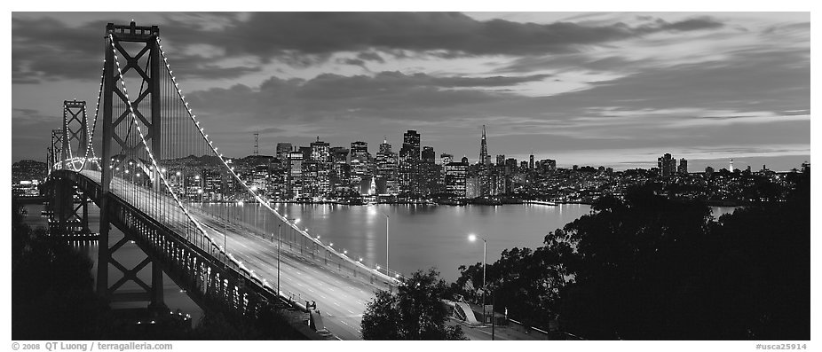 San Francisco cityscape and Bay Bridge at sunset. San Francisco, California, USA (black and white)
