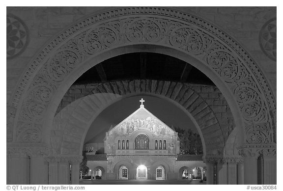 Quad and Memorial church at night. Stanford University, California, USA (black and white)