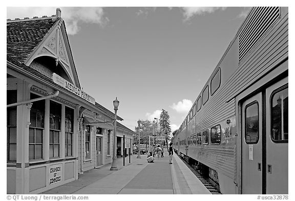 Caltrain at the Menlo Park train station. Menlo Park,  California, USA (black and white)