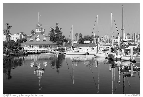 Harbor and boathouse restaurant, Coronado. San Diego, California, USA
