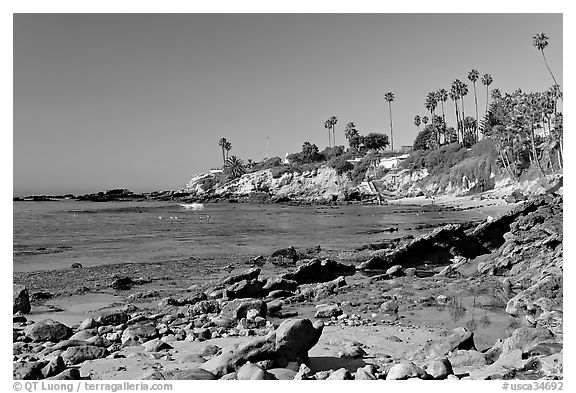 Tidepool and Rockpile Beach. Laguna Beach, Orange County, California, USA (black and white)