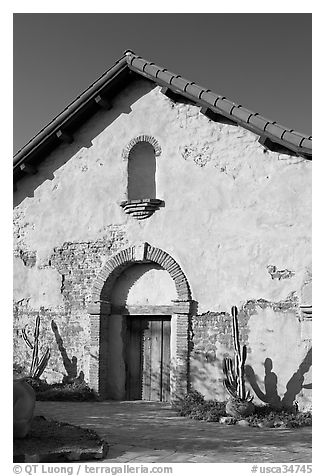 Soldiers barracks. San Juan Capistrano, Orange County, California, USA (black and white)