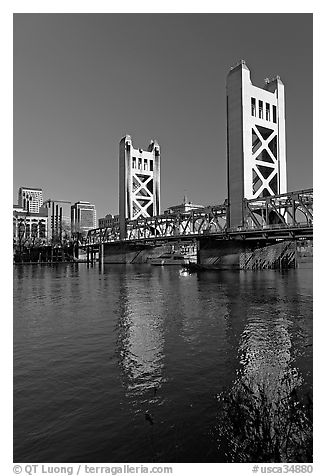 Tower bridge and Sacramento River, late afternoon. Sacramento, California, USA