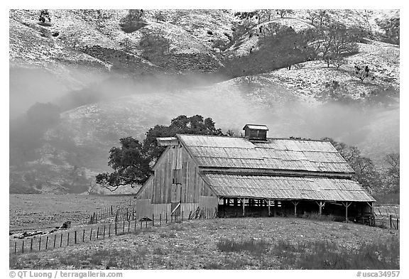 Barn with fresh dusting of snow. San Jose, California, USA
