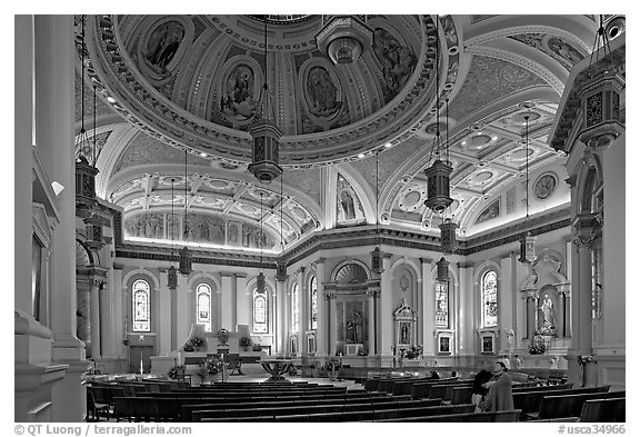 Interior of Cathedral Saint Joseph. San Jose, California, USA (black and white)