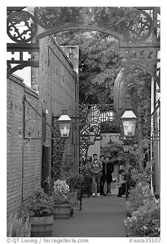 Alley, San Pedro Square. San Jose, California, USA (black and white)
