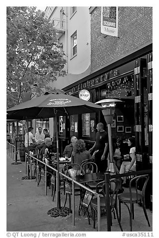 Pub, San Pedro Square. San Jose, California, USA