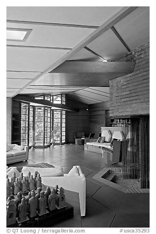 Living room and fireplace, Hanna House. Stanford University, California, USA (black and white)