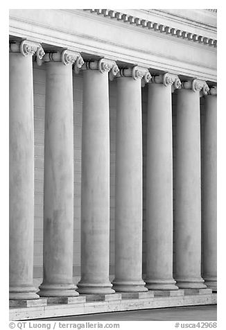 Columns in the forecourt, Legion of Honor, early morning. San Francisco, California, USA (black and white)