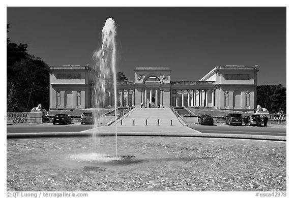 Fountain and California Palace of the Legion of Honor, marking terminus of Lincoln Highway. San Francisco, California, USA (black and white)