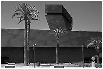M H De Young memorial museum, Golden Gate Park. San Francisco, California, USA ( black and white)