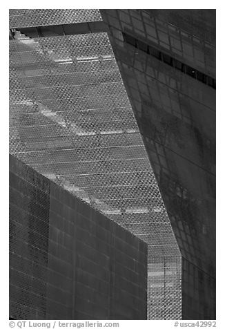 Details of Hamon Tower, De Young museum, Golden Gate Park. San Francisco, California, USA (black and white)