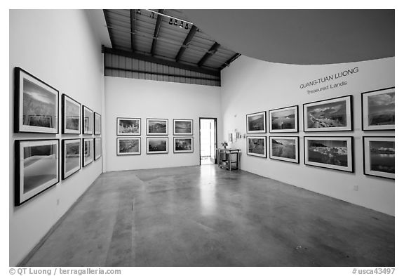 Photographic exhibition in gallery, Bergamot Station. Santa Monica, Los Angeles, California, USA (black and white)