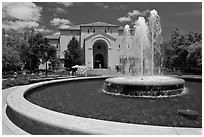 Fountain and Memorial auditorium. Stanford University, California, USA ( black and white)