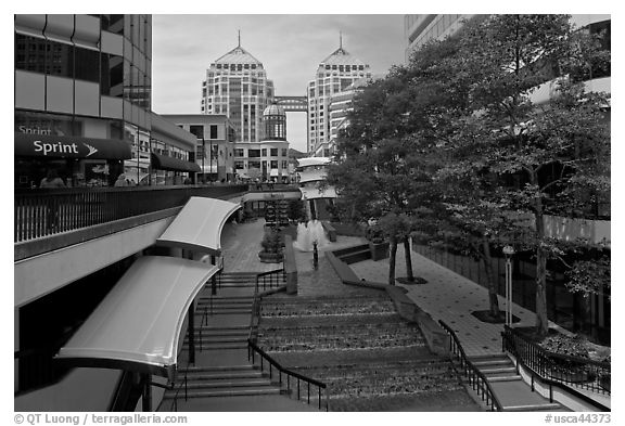 City center shopping mall, downtown. Oakland, California, USA (black and white)