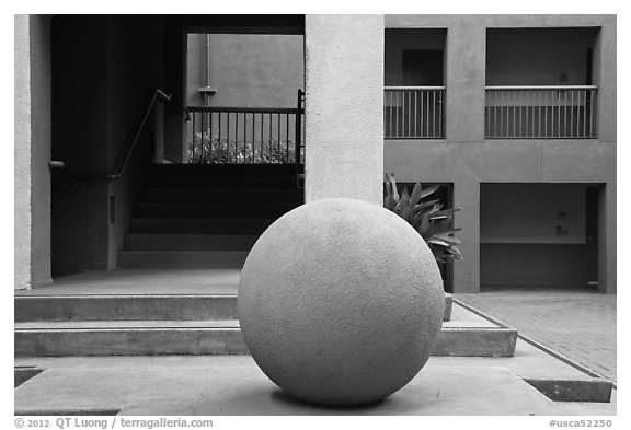 Schwab Residential Center, Stanford Business School. Stanford University, California, USA (black and white)