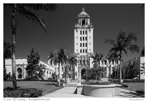 Berverly Hills City Hall. Beverly Hills, Los Angeles, California, USA (black and white)