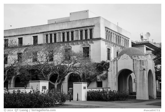 Ornate building and arch on Caltech campus. Pasadena, Los Angeles, California, USA (black and white)