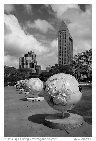 Globes, embarcadero. San Diego, California, USA (black and white)