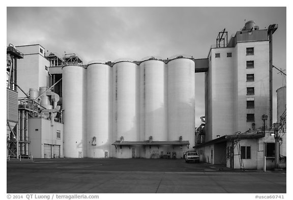 Grain silo. California, USA (black and white)