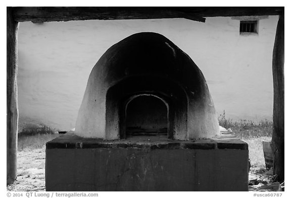 Oven, La Purísima Mission. Lompoc, California, USA (black and white)