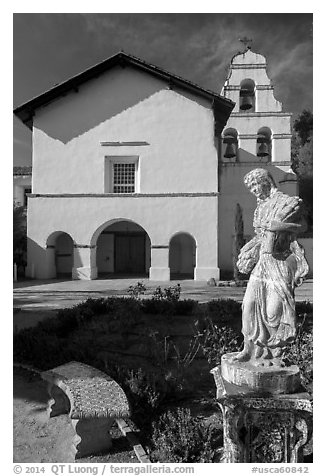 Statue and Mission San Juan Bautista. San Juan Bautista, California, USA (black and white)