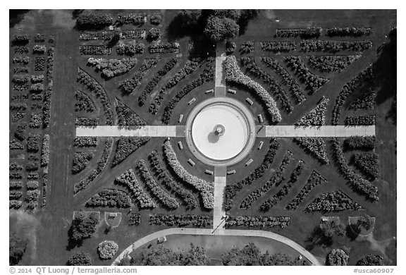 Aerial view of fontain in Rose Garden. San Jose, California, USA (black and white)