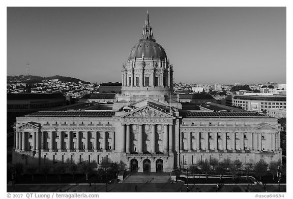 Aerial view of City Hall. San Francisco, California, USA (black and white)