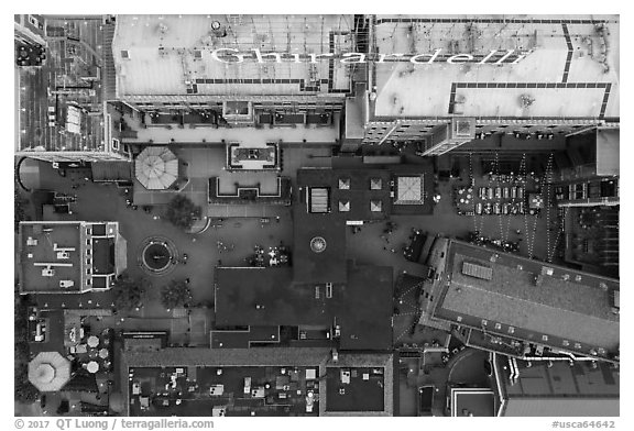 Aerial view of Ghirardelli Square courtyard looking down. San Francisco, California, USA (black and white)