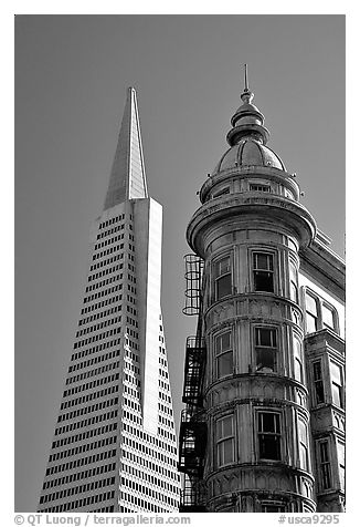 Columbus Tower and Transamerica Pyramid. San Francisco, California, USA