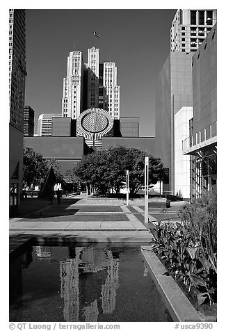 Museum of Modern Art from Yerba Buena Gardens. San Francisco, California, USA (black and white)