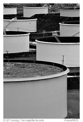 Storage citerns, Rodeo San Francisco Oil Refinery. San Pablo Bay, California, USA